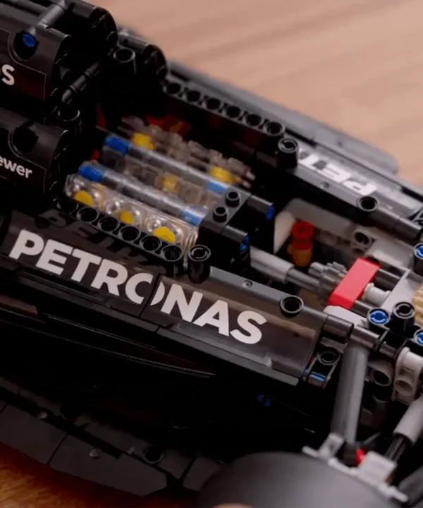 Motor con pistones móviles